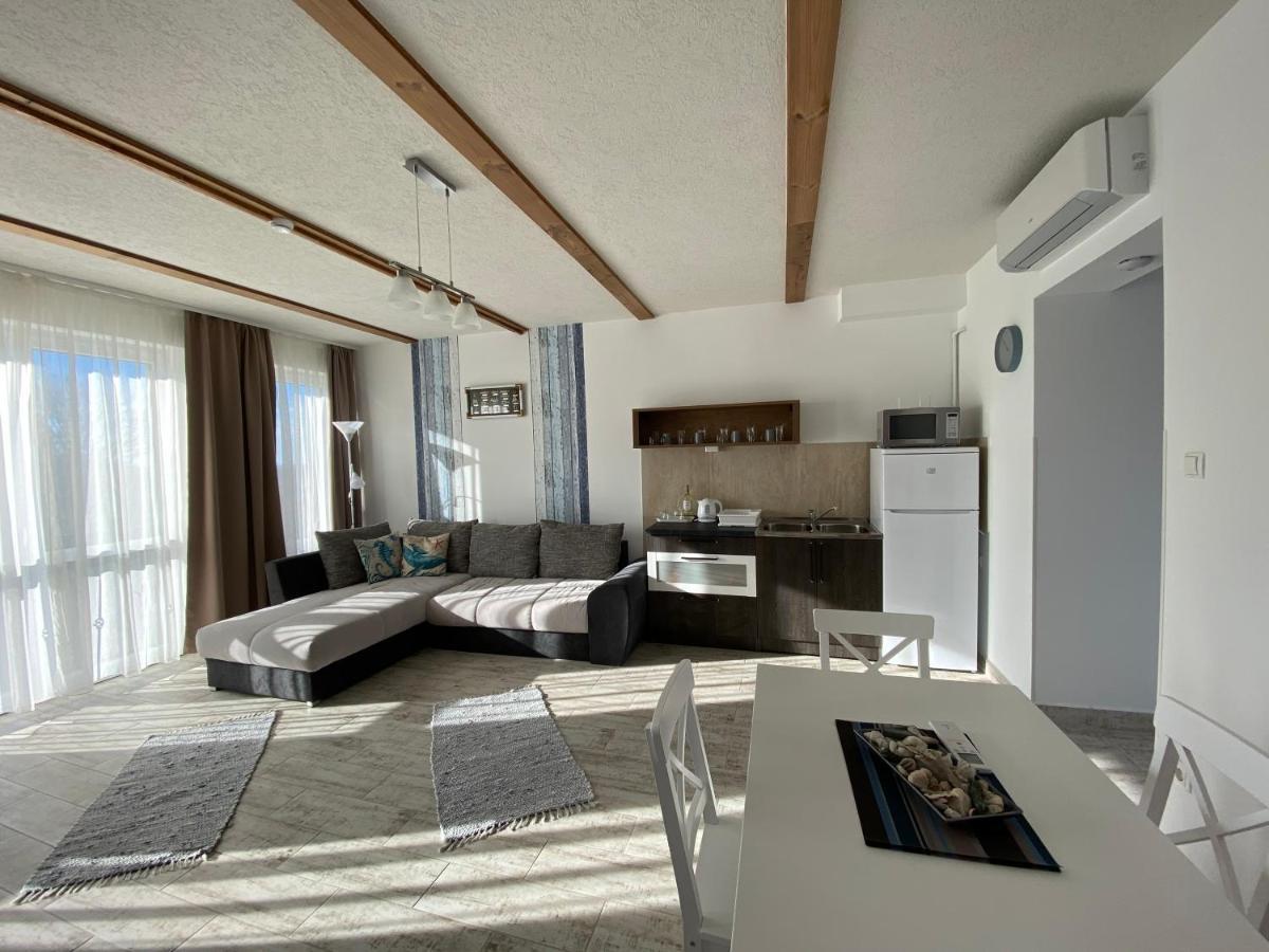 Platan Apartmanhaz Balatongyörök 외부 사진