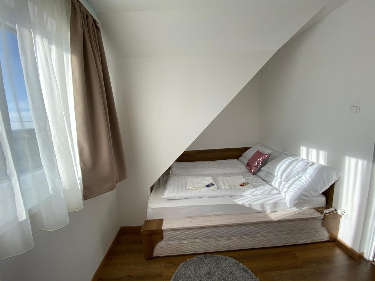 Platan Apartmanhaz Balatongyörök 외부 사진