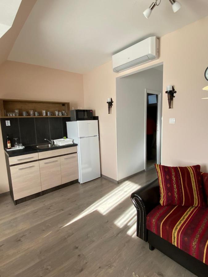 Platan Apartmanhaz Balatongyörök 외부 사진