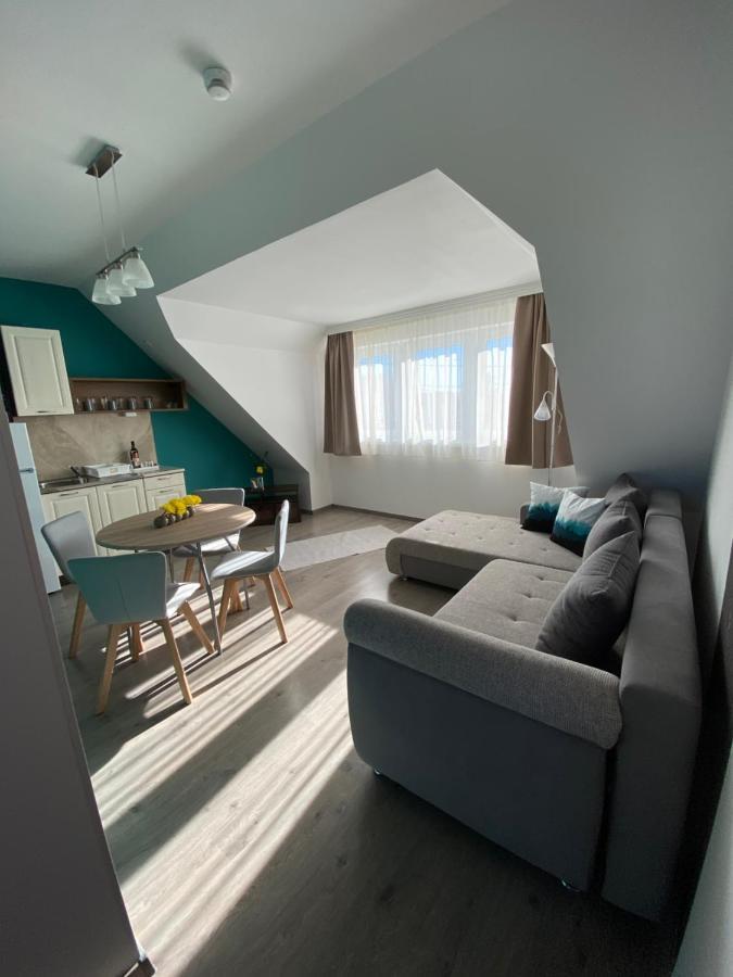 Platan Apartmanhaz Balatongyörök 외부 사진