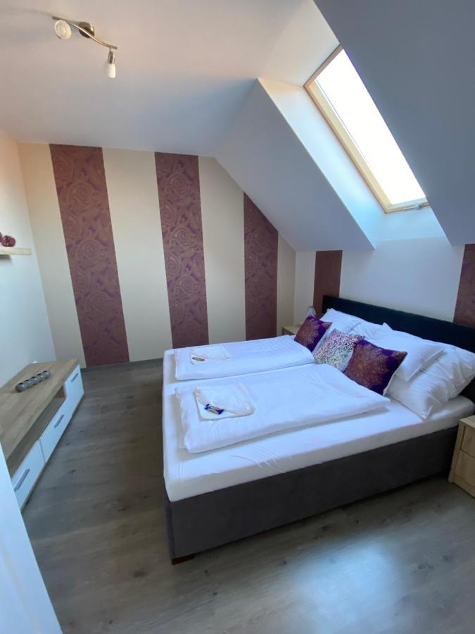 Platan Apartmanhaz Balatongyörök 외부 사진