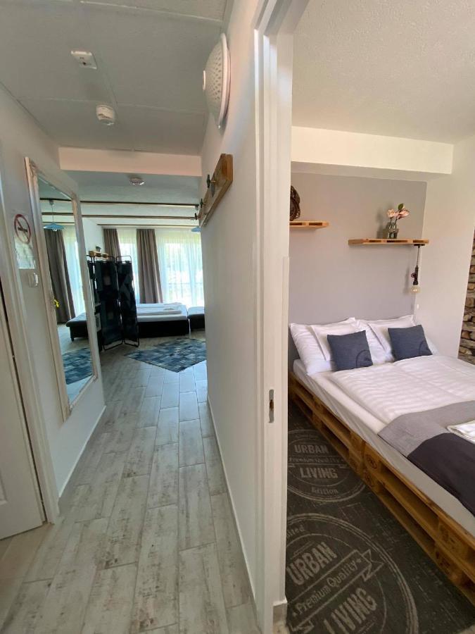 Platan Apartmanhaz Balatongyörök 외부 사진