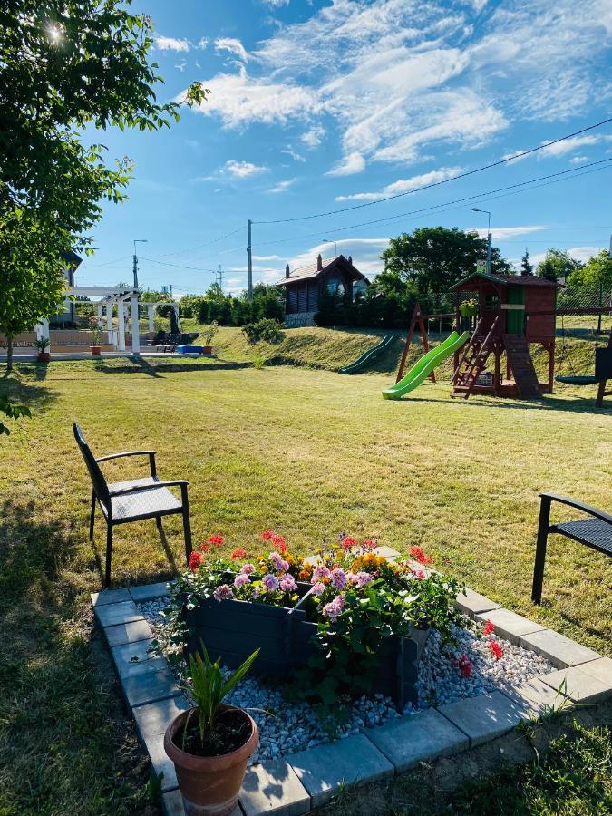 Platan Apartmanhaz Balatongyörök 외부 사진