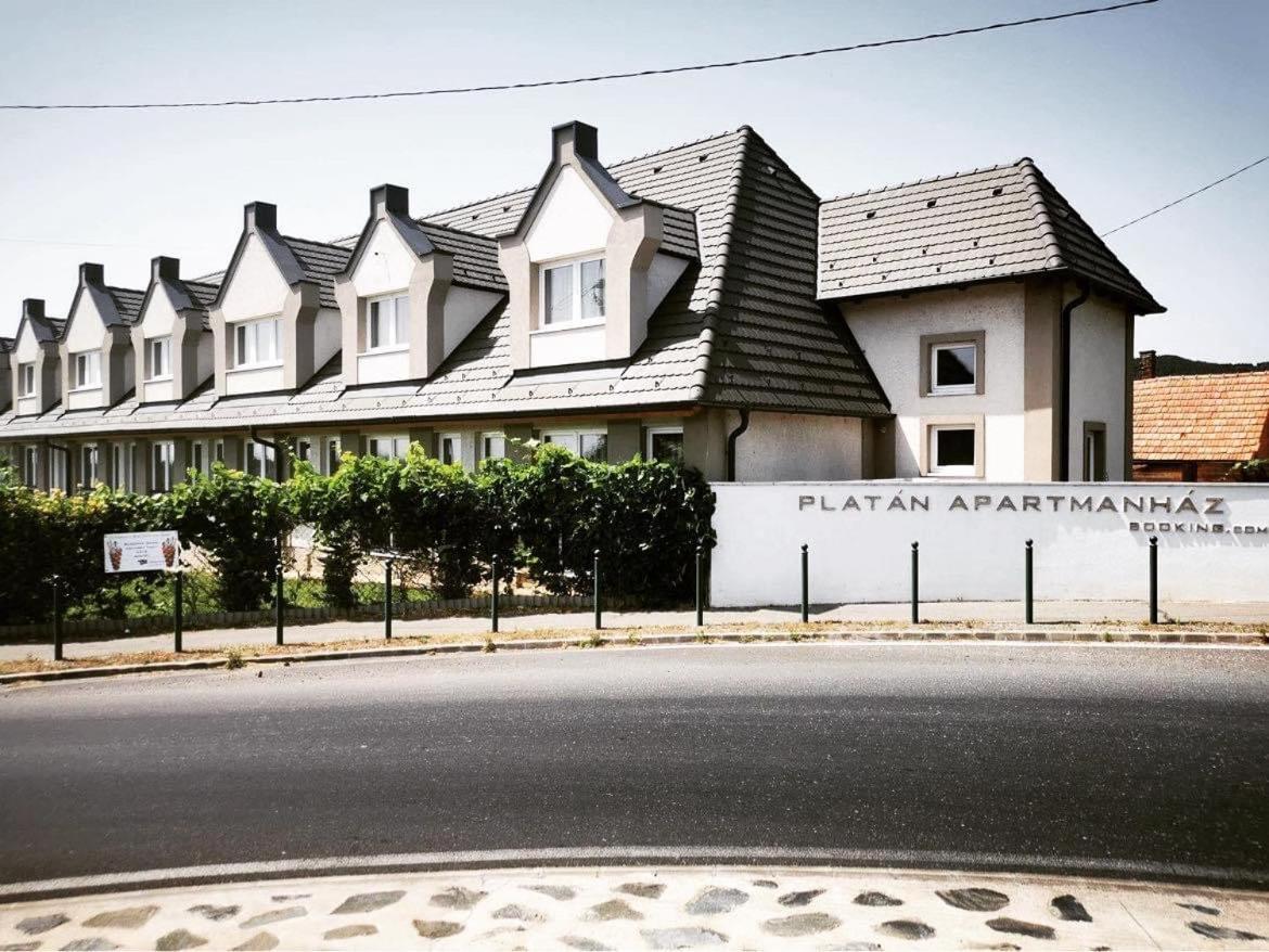 Platan Apartmanhaz Balatongyörök 외부 사진