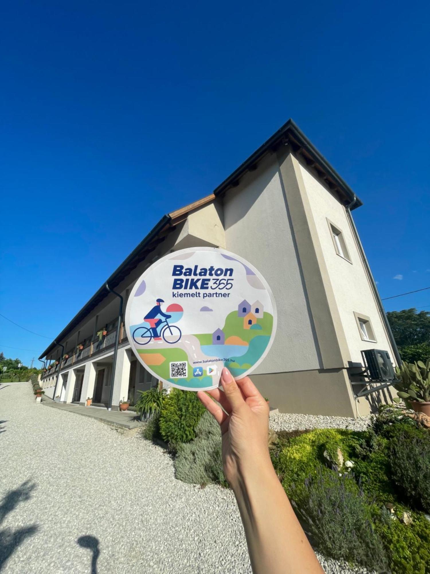 Platan Apartmanhaz Balatongyörök 외부 사진